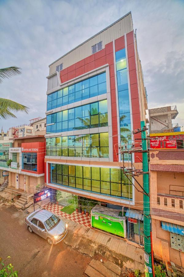 Redkey Inn Hotel Near Bangalore Airport Airport Pickup & Drop Available 24X7 Yelahanka 외부 사진